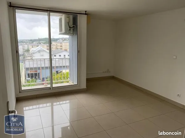 Studio 1 pièce 23 m² 