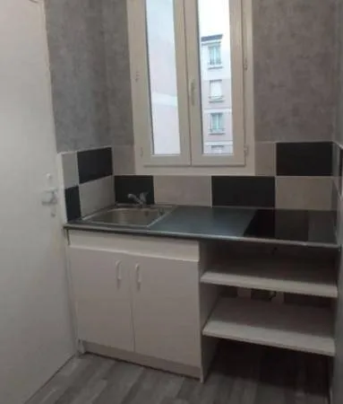 Studio 1 pièce 17 m² 