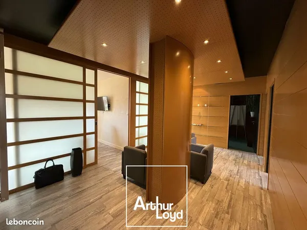 Bureaux 103 m² 