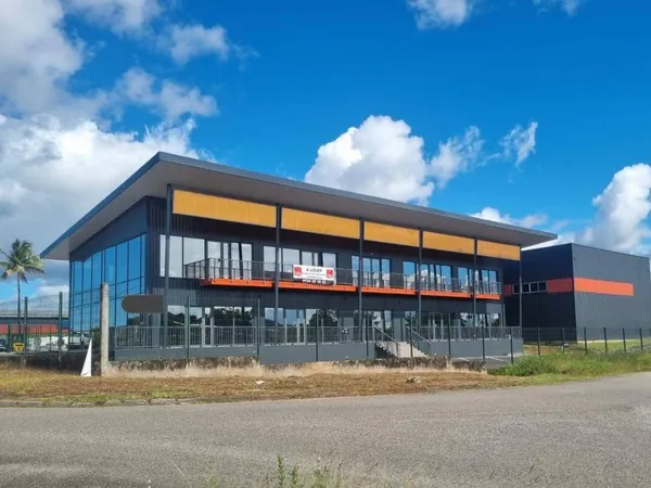 Bureaux 76 m² 