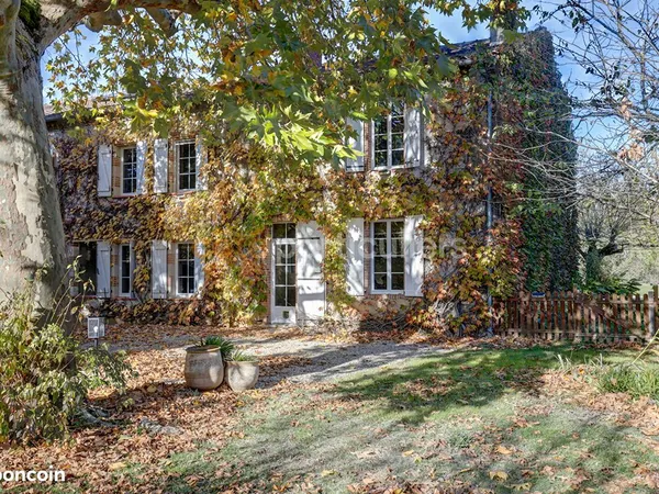 Maison 8 pièces 248 m² 