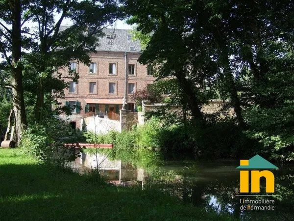 Maison 10 pièces 715 m² 