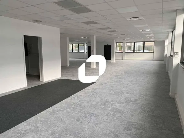 Bureaux 313 m² 