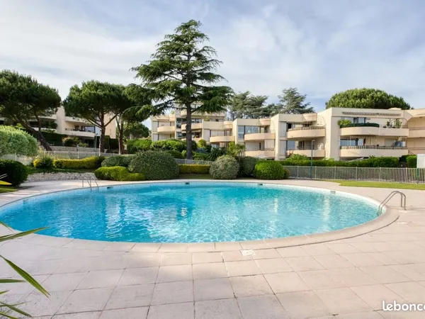 Studio 1 pièce 18 m² 