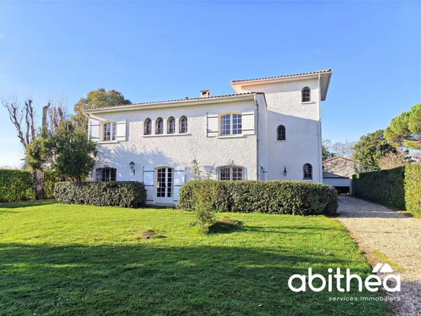 Maison 11 pièces 250 m² 
