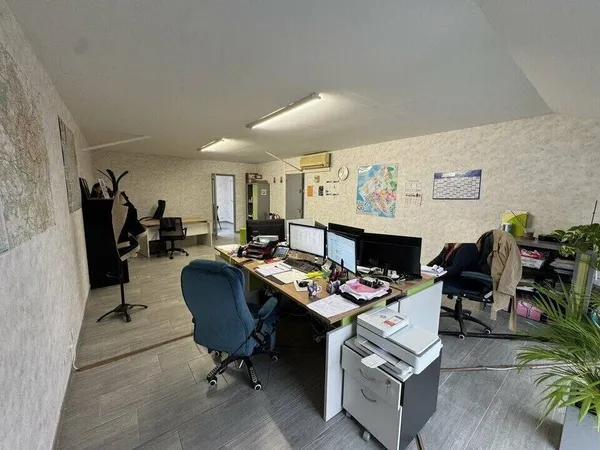 Bureaux 54 m² 