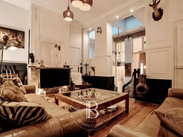 Vends maison d'architecte - 146.35m² - 7 pièces, 3 chambres - Lille 59800 