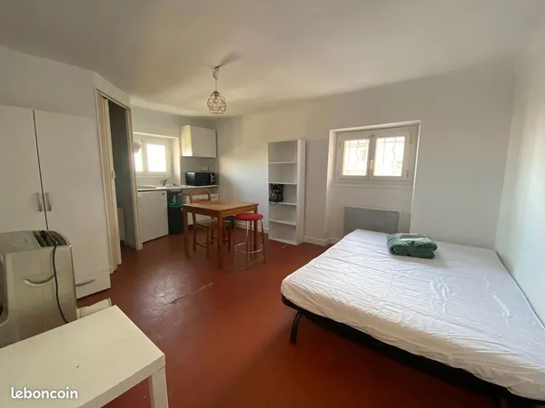Studio 1 pièce 17 m² 