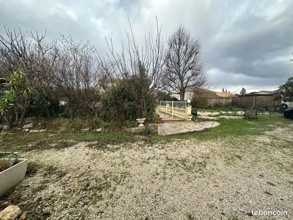 Terrain 600 m² 