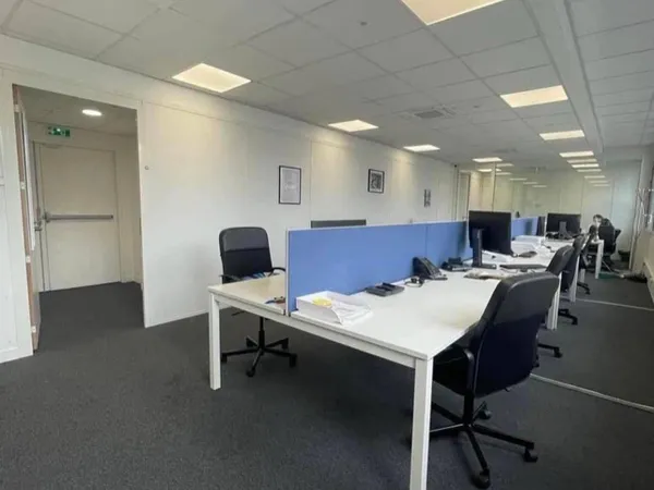 Bureaux 80 m² 