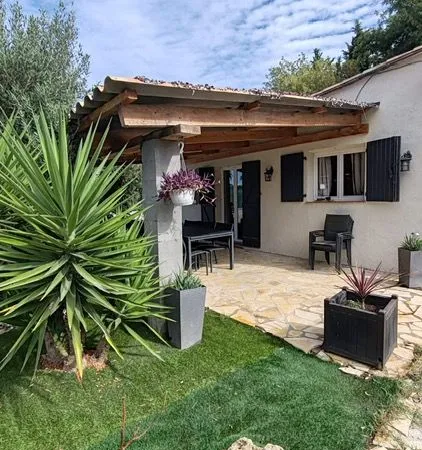 VILLA PLAIN-PIED 72m²/2 CHAMBRES AVEC SON TERRAIN PRIVATIF DE 240m² 