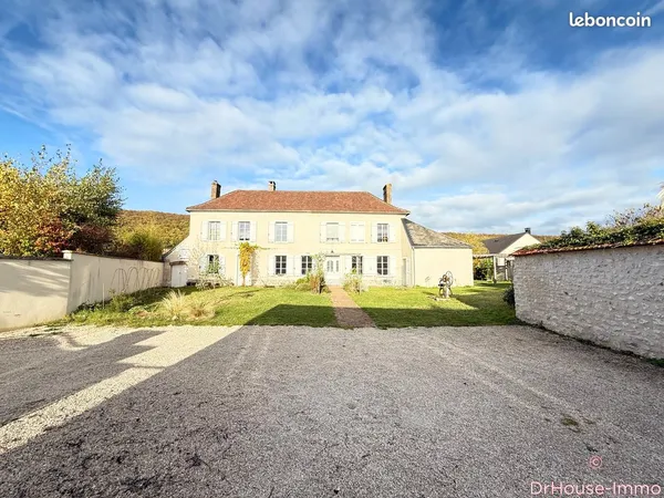Propriété 6 pièces 162 m² 