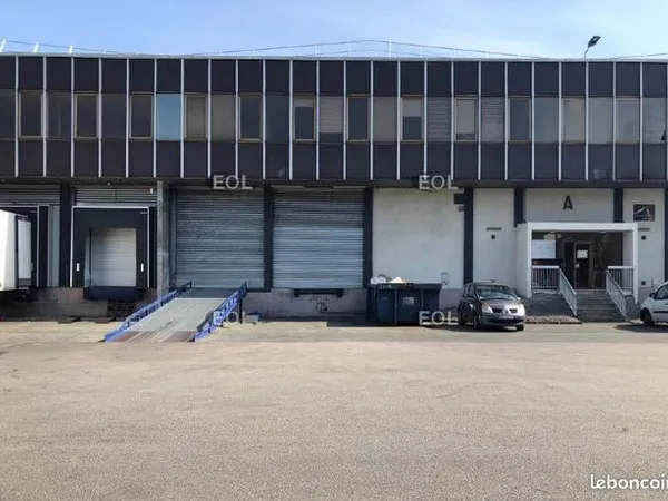 Local commercial 1330 m² 
