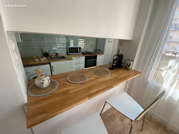 Loue grande chambre en colocation bel appartement PAU CENTRE 