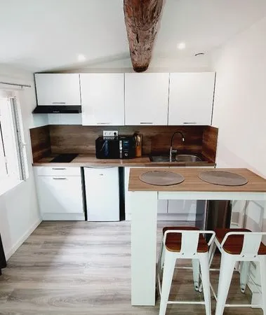 ANNONCE LOCATION STUDIO dernier étage rue des Maçons - PERPIGNAN 