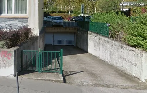 Location Garage fermé dans copropriété sécurisée 