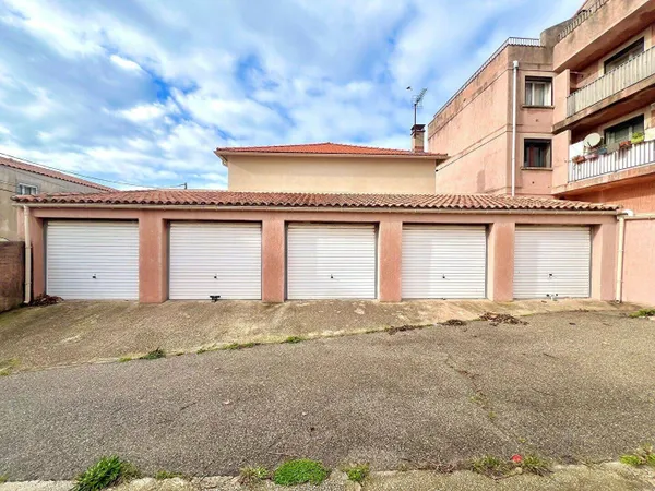 Immeuble Vente Port-de-Bouc   100000€
