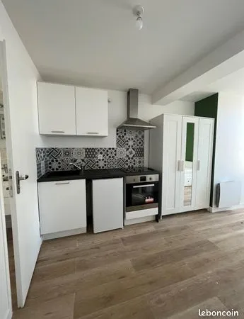 Studio 1 pièce 15 m² 