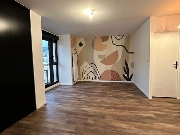 A vendre Studio d'environ 35m² avec petit balcon hyper centre Caen 