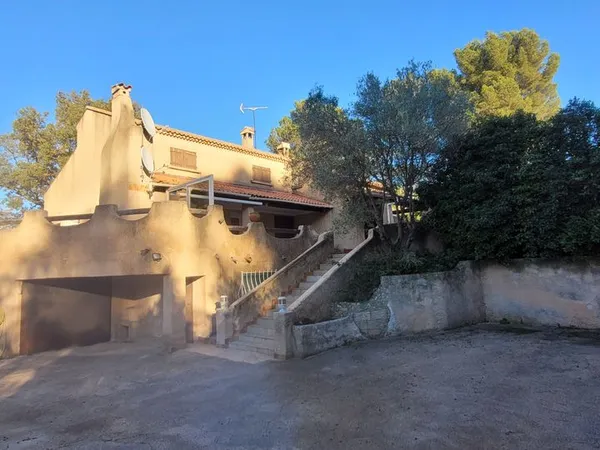 Maison t4 + appart t3 + terrain 
