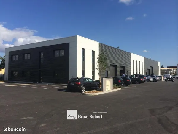 Local d'activité 620 m² 