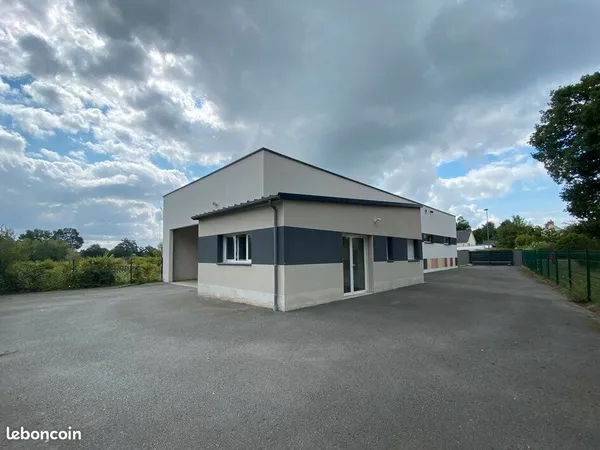 Local d'activité 240 m² 