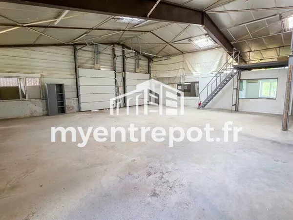 Local d'activité 300 m² 