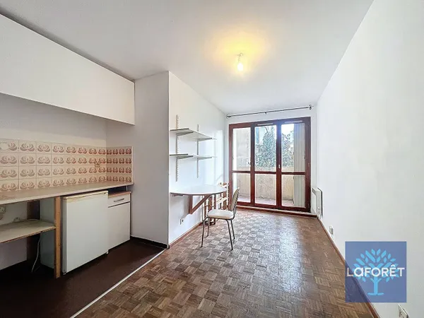 Studio 1 pièce 18 m² 