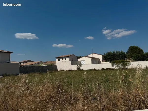Terrain 282 m² Gallargues Le Montueux 