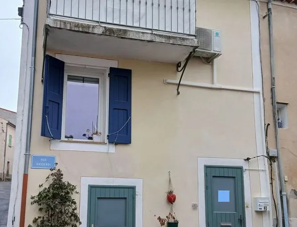Ste Tulle, belle maison de ville rénovée avec atelier et buanderie 