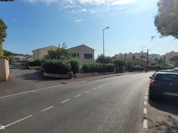 Place de parking extérieure 2 roues Cannes la Bocca Résidence Le Tivoli des Fleurs 14 impasse des 
