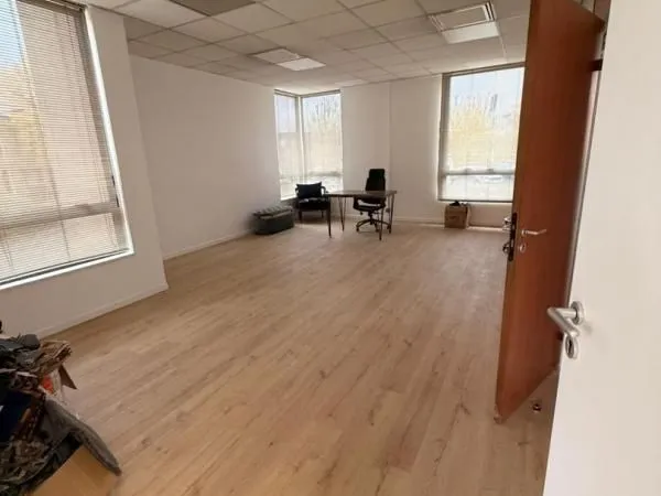 Local d'activité 250 m² 