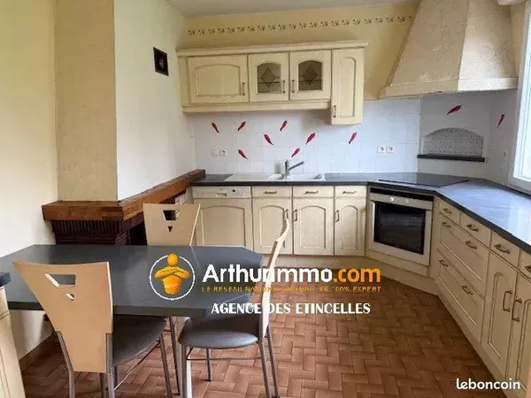 Propriété 3 pièces 81 m² 