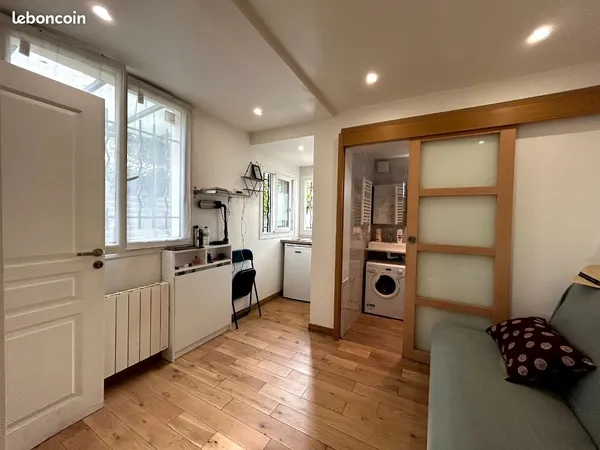 Studio indépendant de 14 m² en sous-location, Disponible du 15 février au 15 avril (2 mois) 