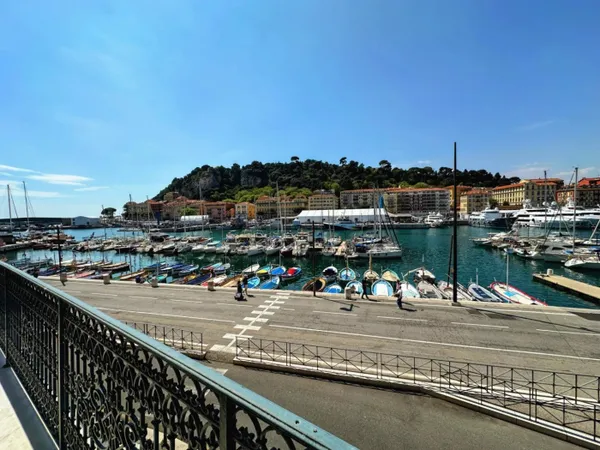 NICE / LE PORT / 280 m² / 6 chambres /Terrasse 65 m² + balcon 7, 