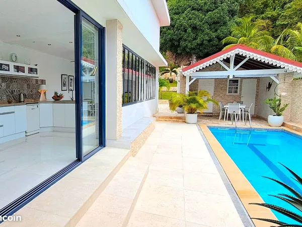 Maison de ville 7 pièces 255 m² 