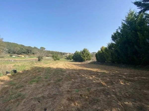 LORGUES - Terrain Agricole - 4 770 m² 
