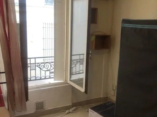 STUDIO BIEN PLACE DANS PARIS 20 