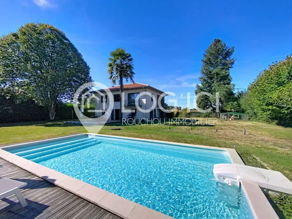 Maison familiale 5 chambres avec piscine et dépendance ? Bur 