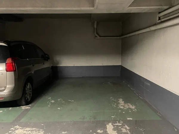 Parking 13 m² 