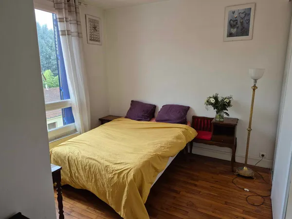 Loue chambre dans maison 