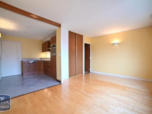Studio 1 pièce 28 m² 