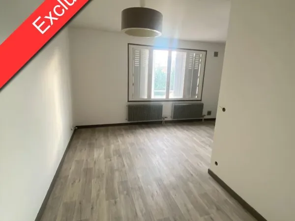 Studio 1 pièce 27 m² 