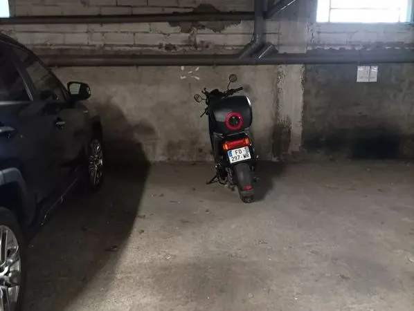 PARKING MOTO couvert et sécurisé 