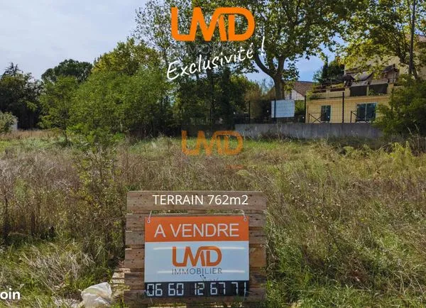 Terrain 762 m² 