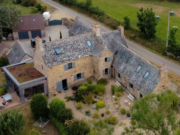 Propriété 9 pièces 300 m² 