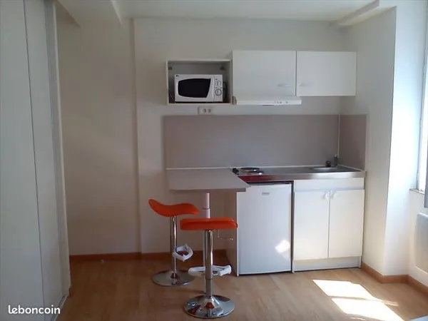 Studio 1 pièce 20 m² 