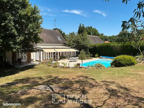 Maison 9 pièces 250 m² 