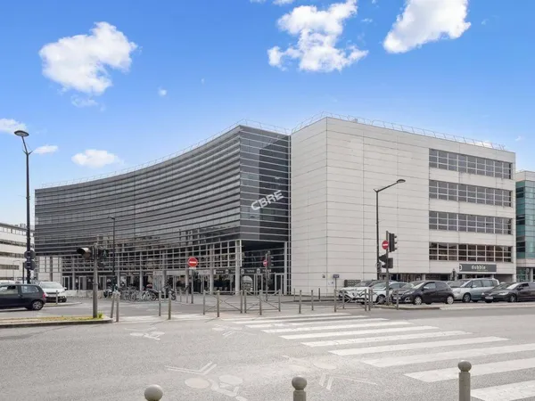 Bureaux 830 m² 