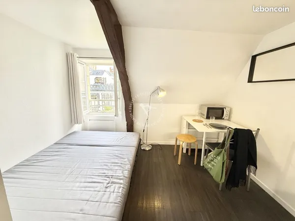 Studio 1 pièce 12 m² 